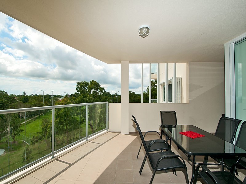 53/51 Playfield Street, Chermside QLD 4032