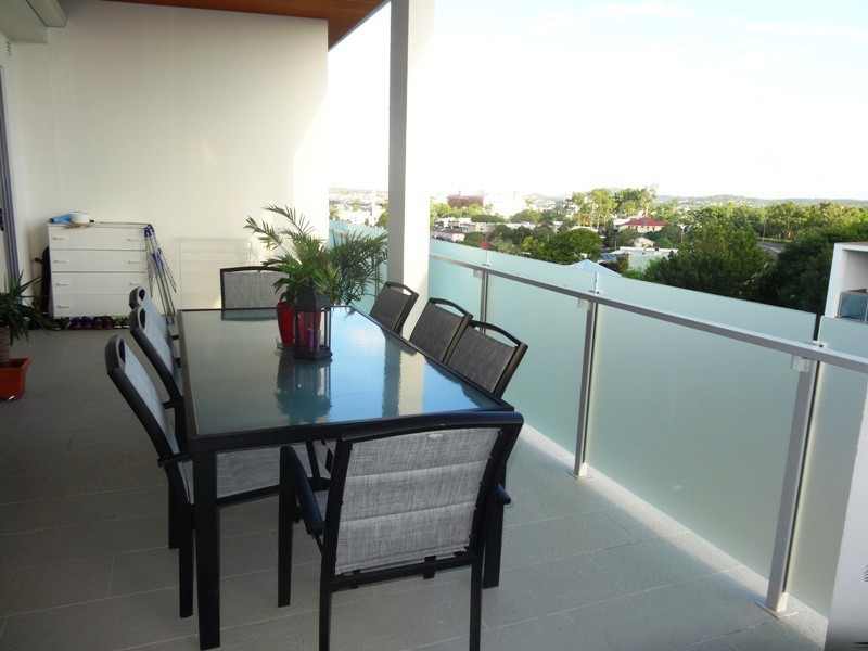 C301/8 Lochaber St, Dutton Park QLD 4102
