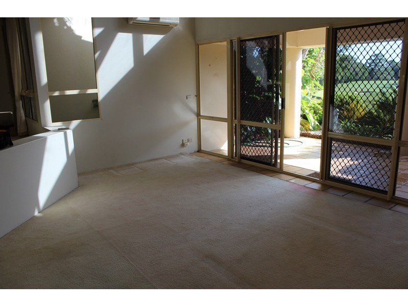 4 Lippet/125 Santa Cruz Blvd, Clear Island Waters QLD 4226
