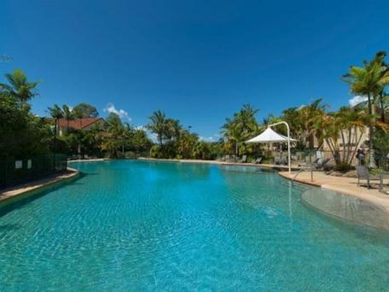 4 Lippet/125 Santa Cruz Blvd, Clear Island Waters QLD 4226