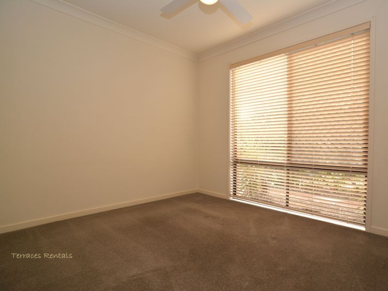 01/24 Amsonia Court,, Arundel QLD 4214