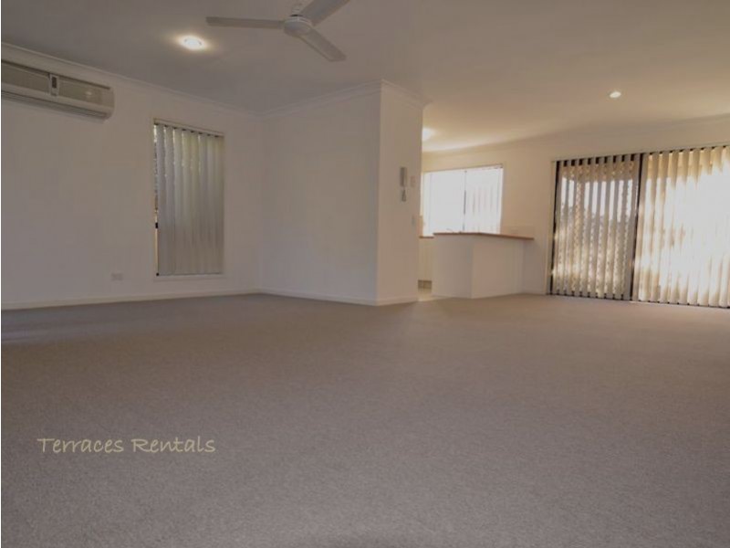 01/24 Amsonia Court,, Arundel QLD 4214