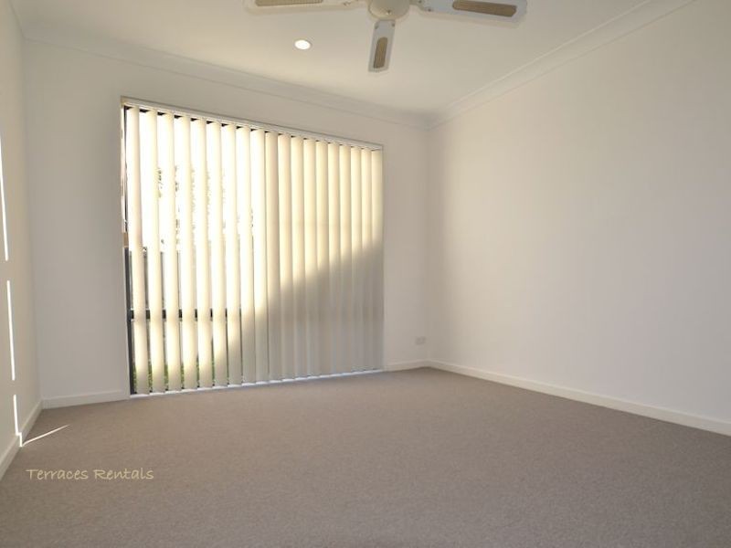 01/24 Amsonia Court,, Arundel QLD 4214