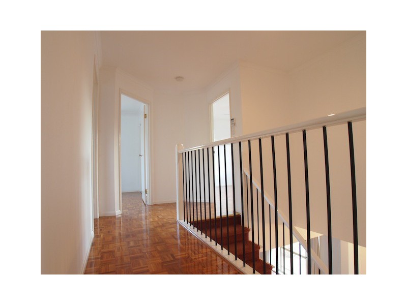 1 Poeppel Place, Helensvale QLD 4212