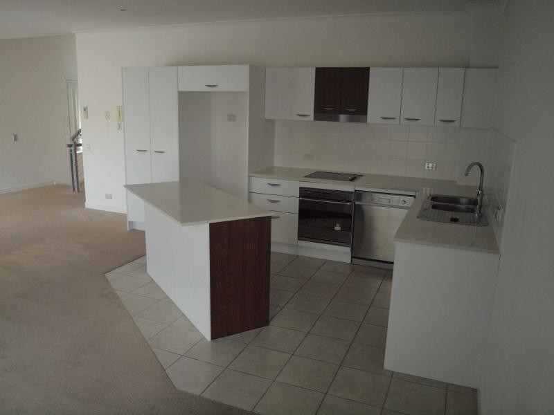 7/19 Carina Peak Drive, Varsity Lakes QLD 4227