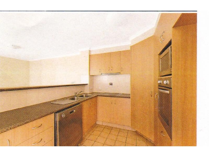 36/20 Sykes Court, Southport QLD 4215