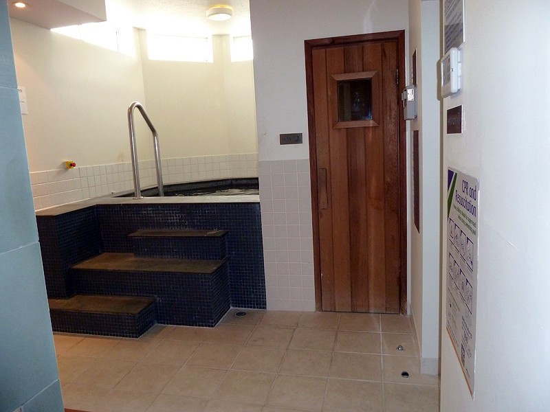 1 Lennie Avenue, Main Beach QLD 4217