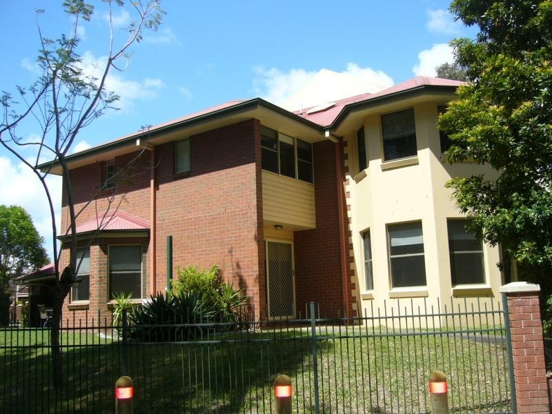 27/18 Tallebudgeera Creek Rd,, Burleigh Heads QLD 4220