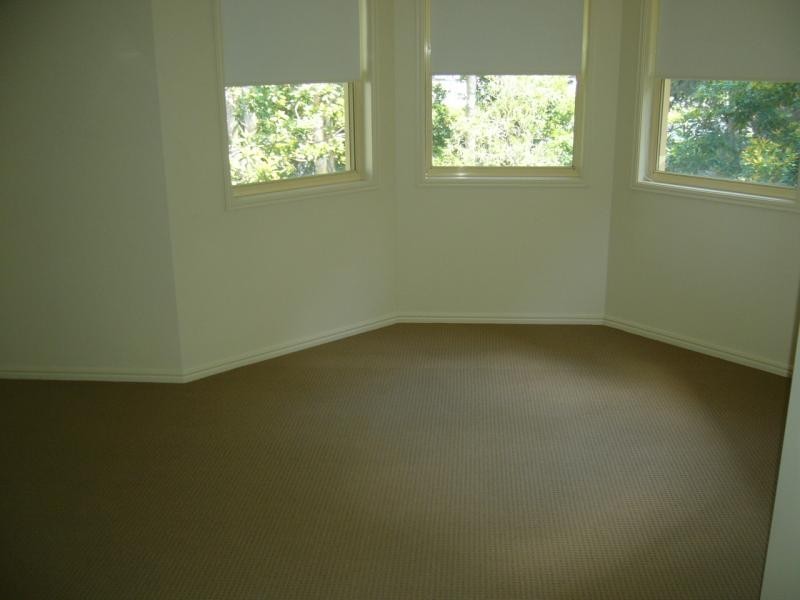 27/18 Tallebudgeera Creek Rd,, Burleigh Heads QLD 4220