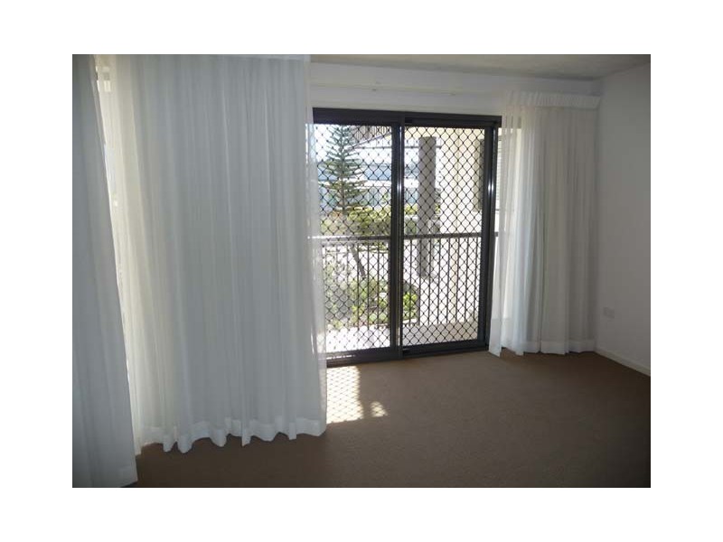 14/10 Grand Parade, Kawana Island QLD 4575