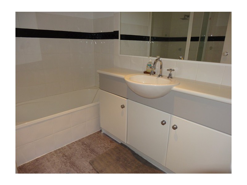 30/1 Great Hall Dve, Nobby Beach QLD 4218