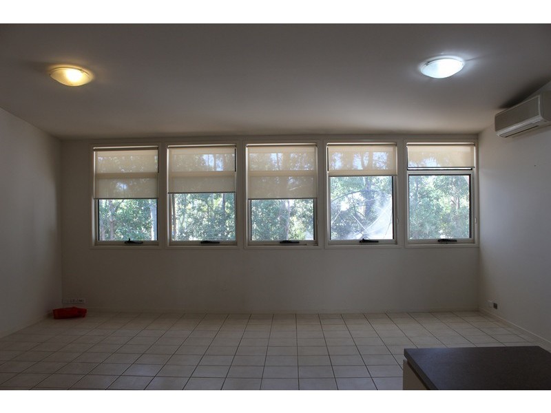 72 Greenway Cct, Mount Ommaney QLD 4074