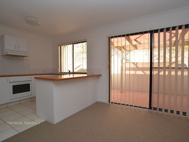 1a/24 Amsonia Court,, Arundel QLD 4214