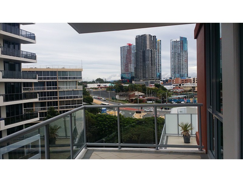 802/1 Como Crescent, Southport QLD 4215