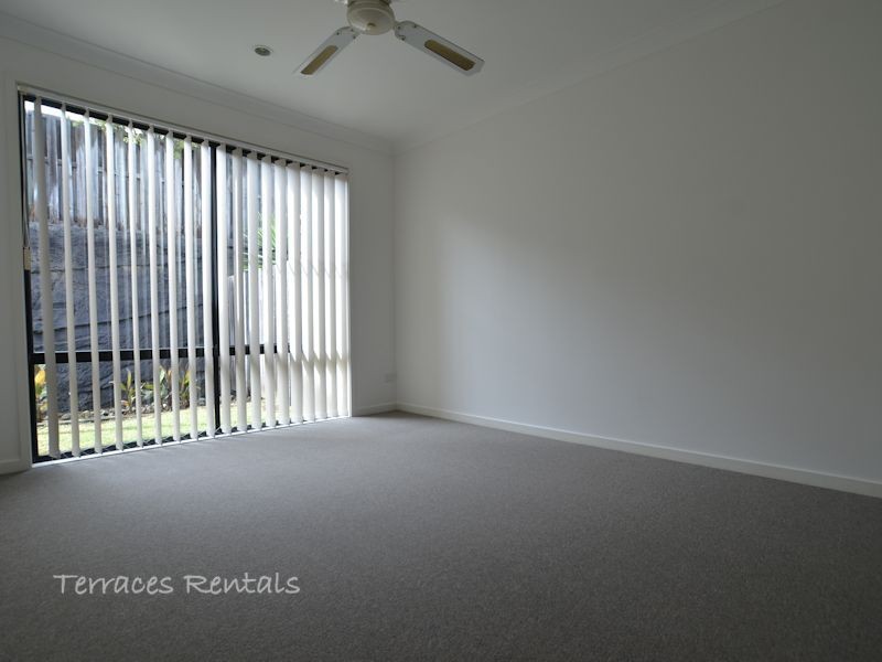 1c/24 Amsonia Court,, Arundel QLD 4214