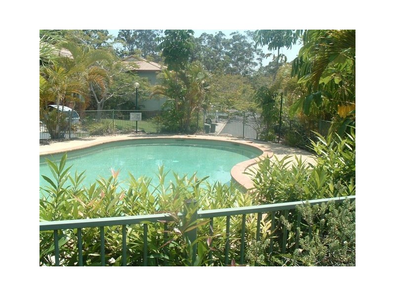 31 Simpsons Rd, Elanora QLD 4221