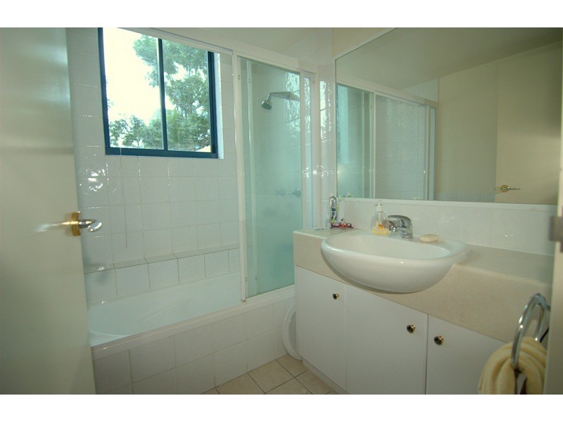 1F/45 Deakin Street, Kangaroo Point QLD 4169