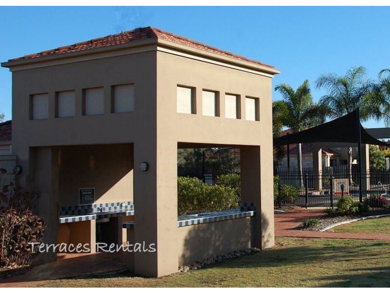 1e/24 Amsonia Court,, Arundel QLD 4214