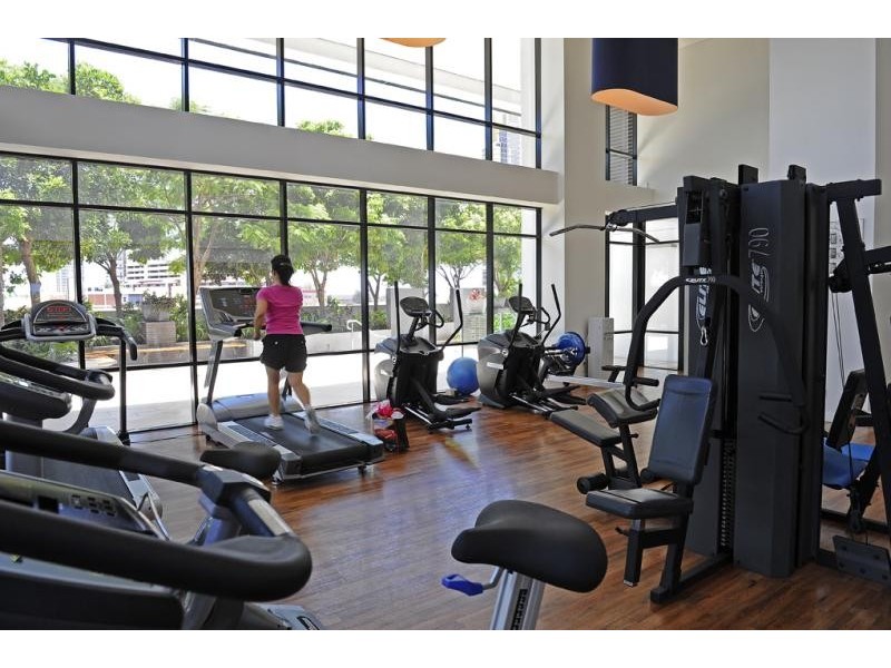 9 Lawson Street, Southport QLD 4215