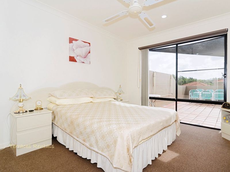 01/24 Amsonia Court,, Arundel QLD 4214