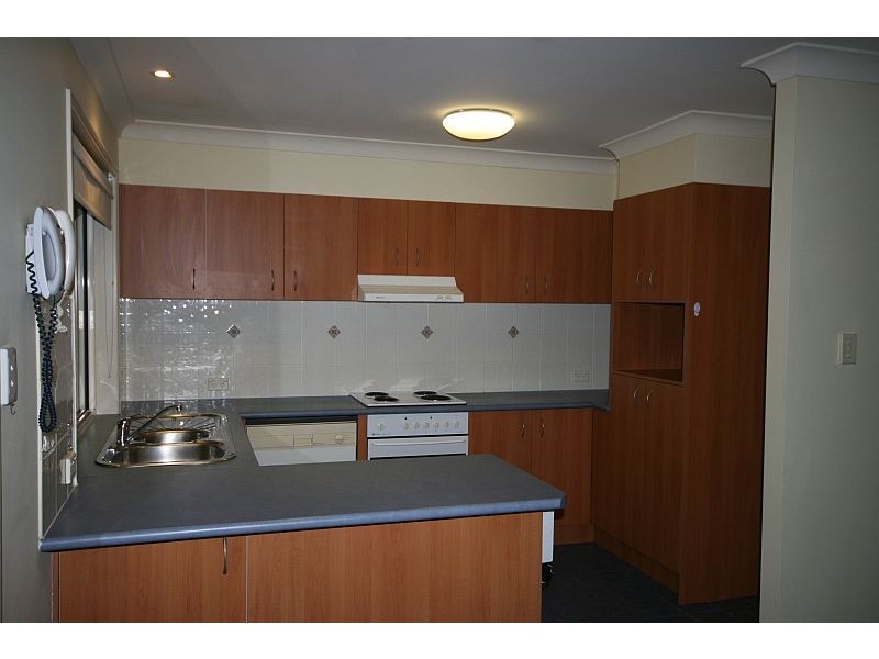 27 Camille Crescent, Wynnum West QLD 4178