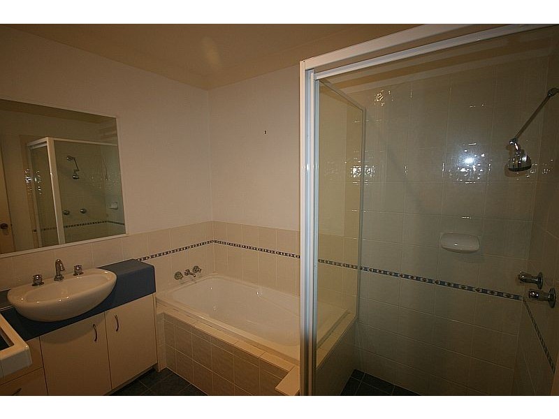 27 Camille Crescent, Wynnum West QLD 4178