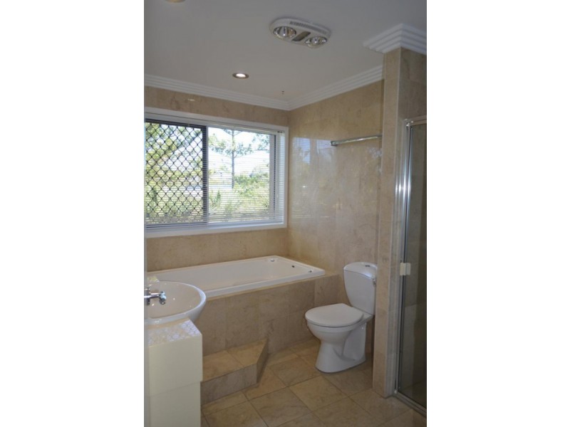 1/181 Stanhill Drive, Chevron Island QLD 4217