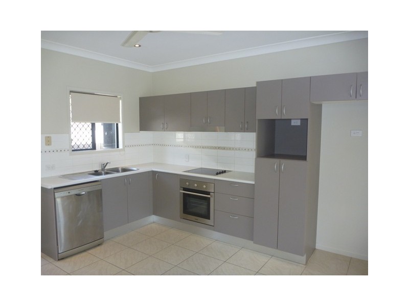 35 Euro Boulevard, Kirwan QLD 4817