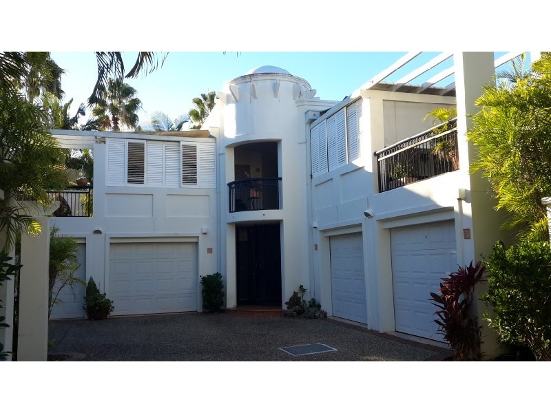 2/100 Cotlew St East, Southport QLD 4215