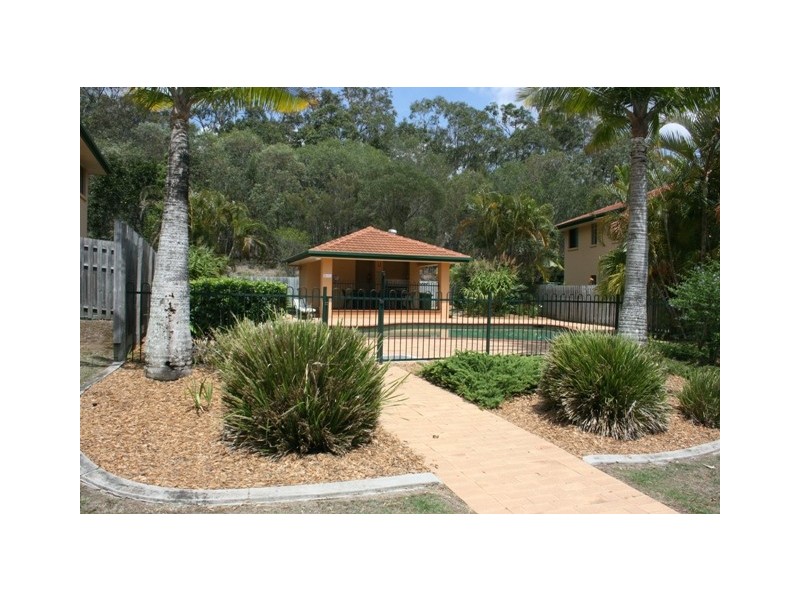 1/156 Green Acre Drive, Arundel QLD 4214