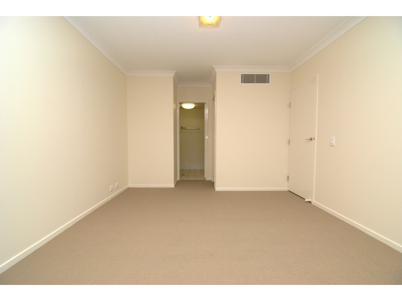 4B/45 Deakin Street, Kangaroo Point QLD 4169
