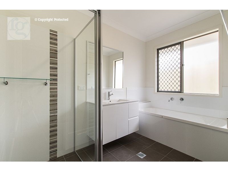 */3 Winterpeak Close, Yarrabilba QLD 4207