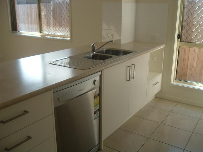 3 & 7 & 7 Ming Street, Marsden QLD 4132