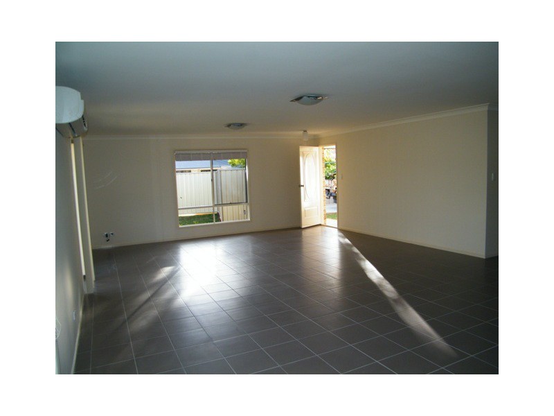 2/76 Zeller Street, Chinchilla QLD 4413