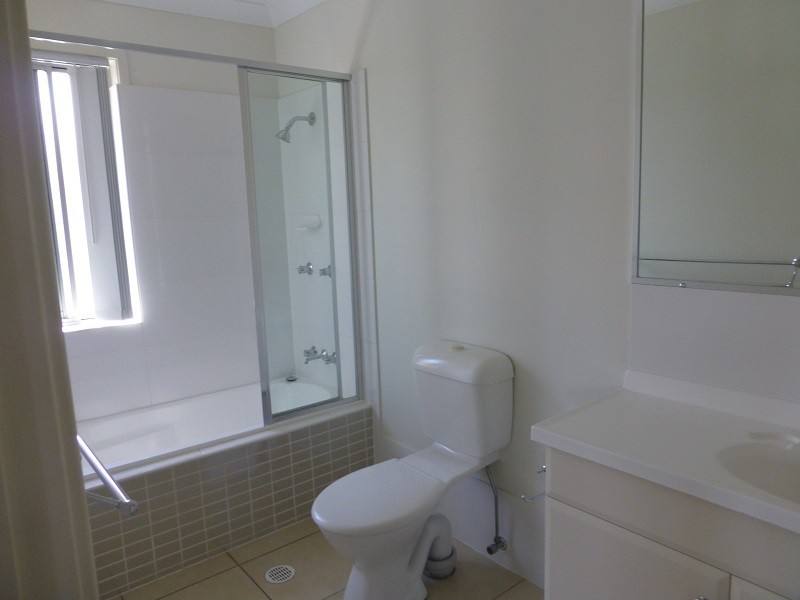 1/30 Carmarthen Circuit, Pacific Pines QLD 4211
