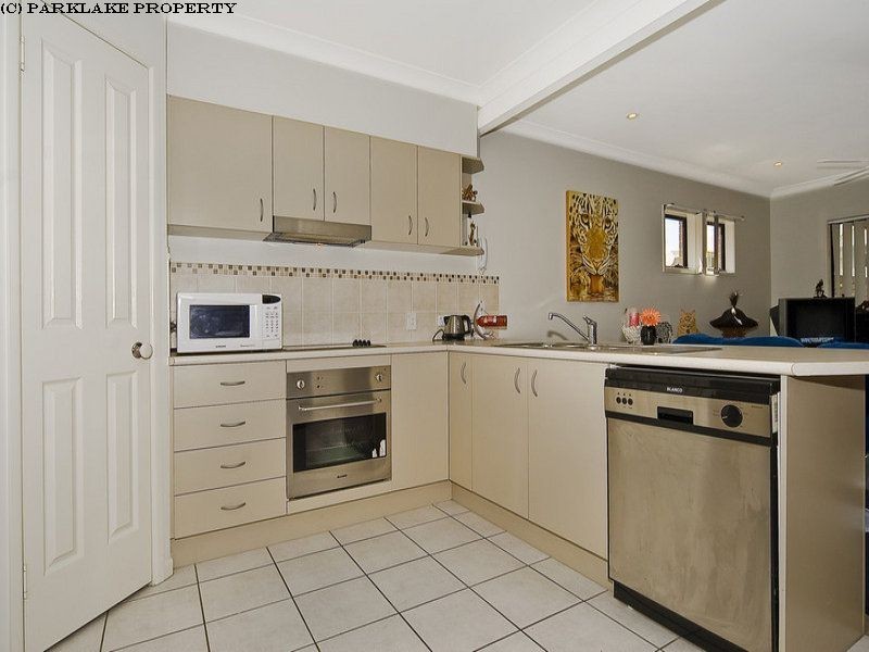 17/2 Springhill Drive, Sippy Downs QLD 4556