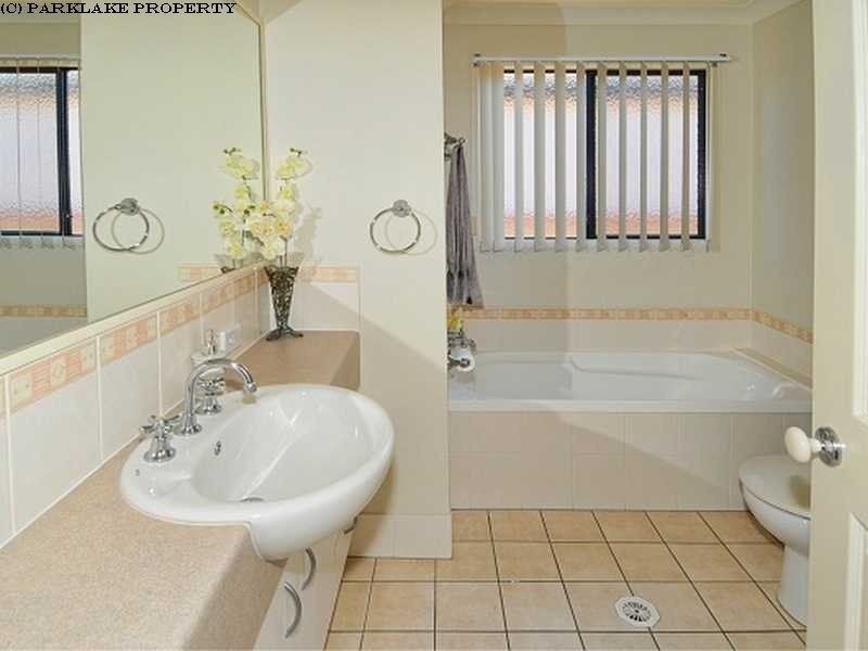 17/2 Springhill Drive, Sippy Downs QLD 4556