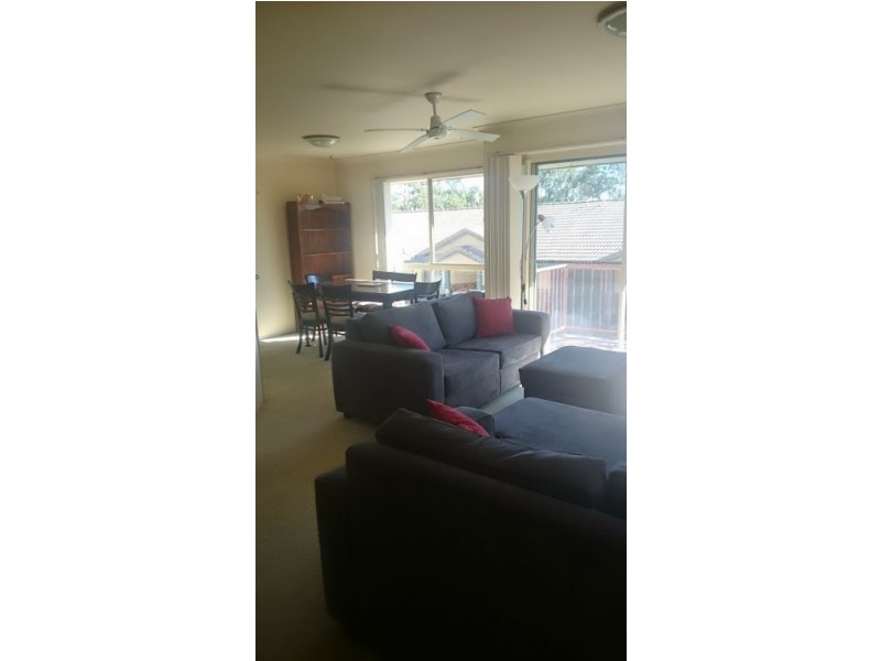 31 Simpsons Rd, Elanora QLD 4221