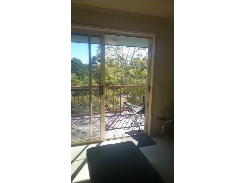31 Simpsons Rd, Elanora QLD 4221