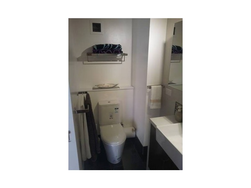 8 Trickett Street, Surfers Paradise QLD 4217