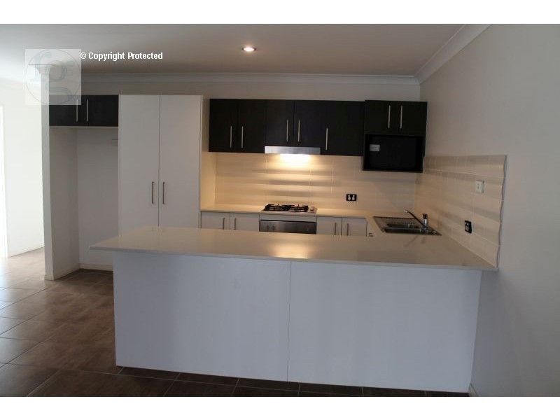 2/15 Jones Street, Coomera QLD 4209