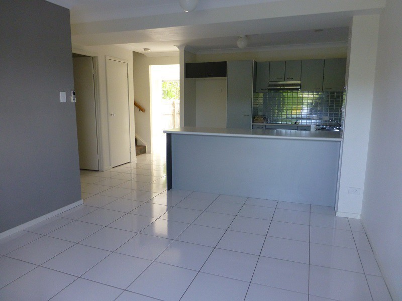 */30 Carmarthen Circuit, Pacific Pines QLD 4211