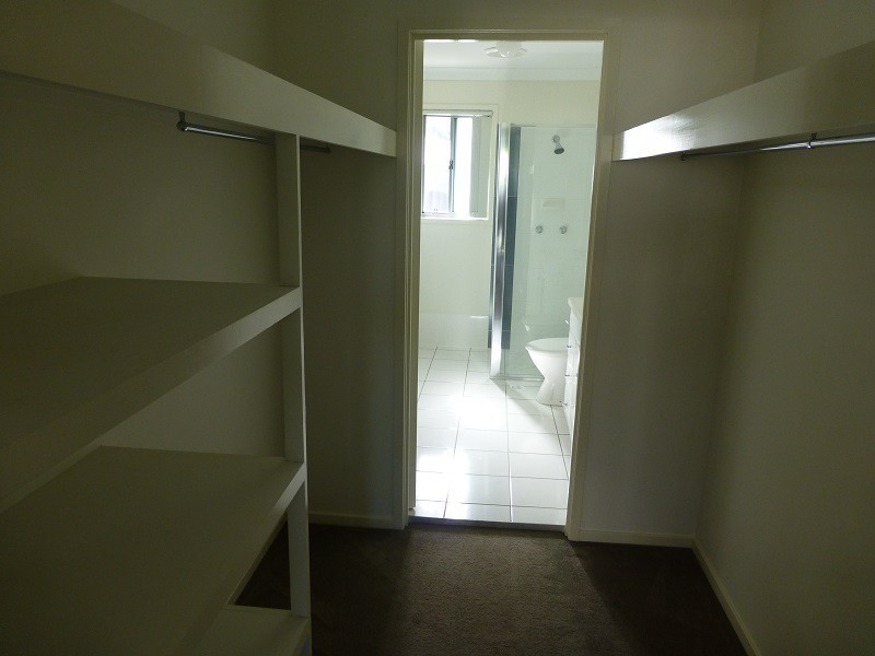 */30 Carmarthen Circuit, Pacific Pines QLD 4211