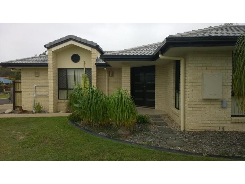 7 Whipbird Court, Urangan QLD 4655
