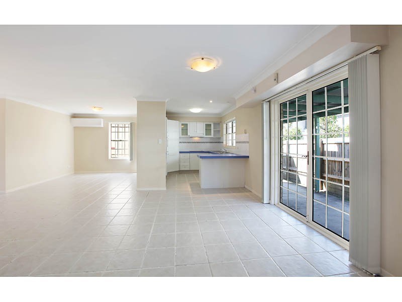 121 Eugaree Street, Southport QLD 4215