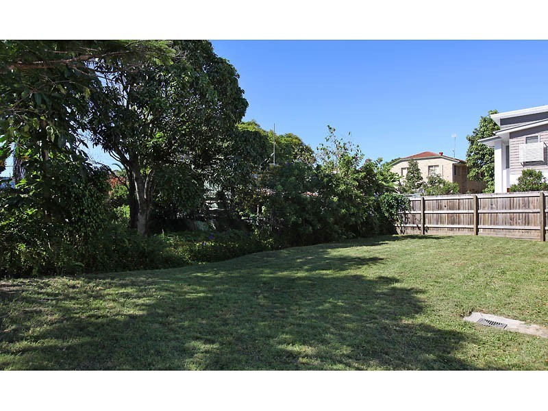 121 Eugaree Street, Southport QLD 4215