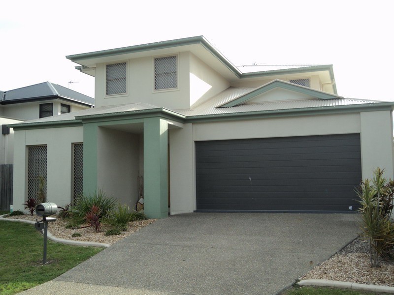 9 Marks Drive, Varsity Lakes QLD 4227