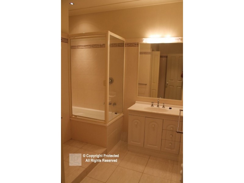 2/1 Pinnaroo Street, Hope Island QLD 4212