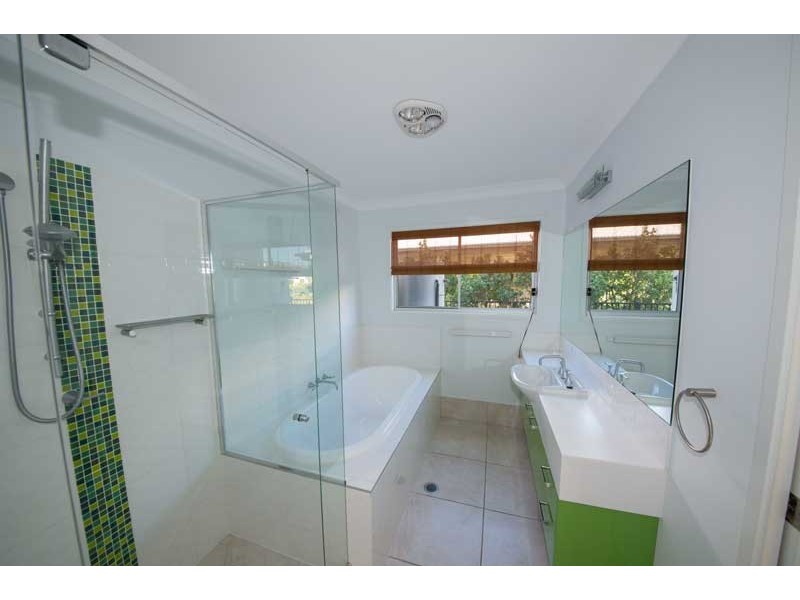 1 Tythereigh Lane, Pelican Waters QLD 4551