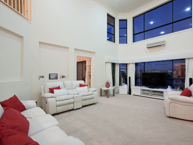 16 Bollard Circuit, Clear Island Waters QLD 4226